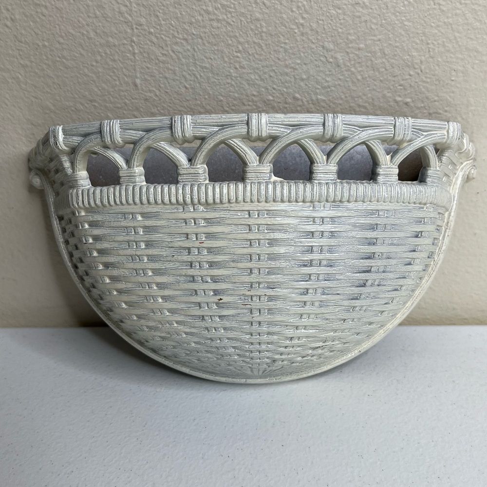 Vintage 70s Syroco Homco Faux Rattan Wall Pocket Planter Basket Cream Resin USA